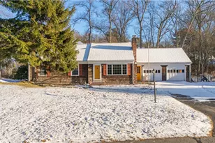 27 Bishop Dr, Cumberland, RI 02864 - Photo 1