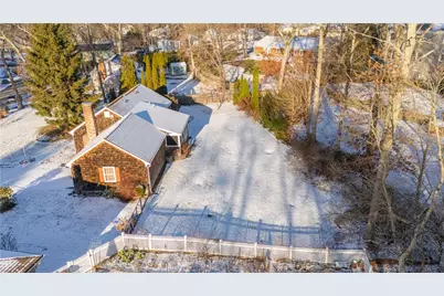 27 Bishop Drive, Cumberland, RI 02864 - Photo 3