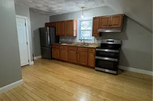 95 Mulberry St, Pawtucket, RI 02860 - Photo 3