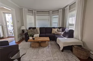 16 Dartmouth St, Newport, RI 02840 - Photo 5