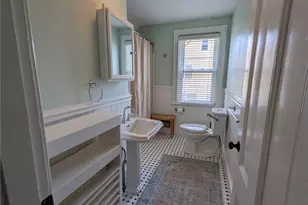 16 Dartmouth St, Newport, RI 02840 - Photo 11