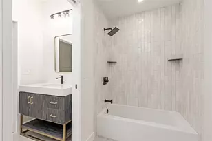 12 Daggett Ct, Providence, RI 02906 - Photo 29