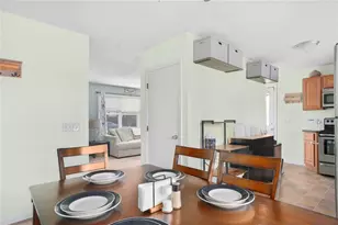 37 Washington St, North Providence, RI 02904 - Photo 9