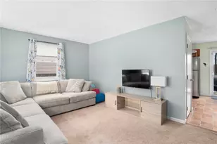 37 Washington St, North Providence, RI 02904 - Photo 5