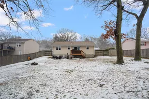 37 Washington St, North Providence, RI 02904 - Photo 27