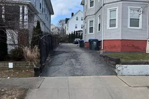 32 Tyndall Ave, Providence, RI 02908 - Photo 5