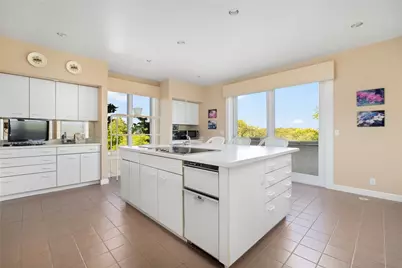 283 Ocean Avenue, Newport, RI 02840 - Photo 13