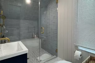 8 Barney St, Newport, RI 02840 - Photo 5