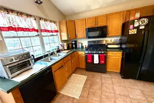 31 Stoney View Dr, Cumberland, RI 02864 - Photo 9