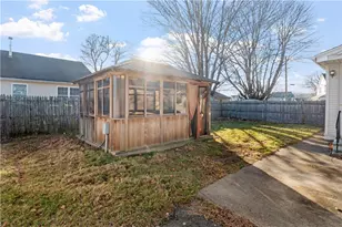 86 Sherwood St, Cranston, RI 02920 - Photo 25