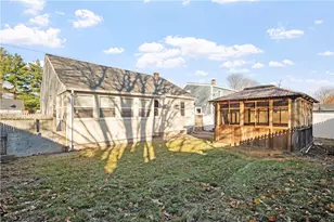 86 Sherwood St, Cranston, RI 02920 - Photo 3