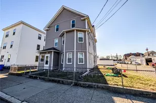 39 John St, Pawtucket, RI 02860 - Photo 1