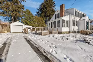 31 Chachapacassett Rd, Barrington, RI 02806 - Photo 3