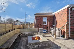 366 Woodbine St, Cranston, RI 02910 - Photo 43