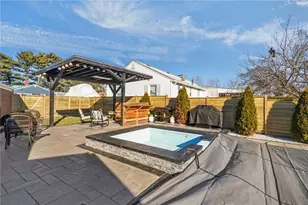 366 Woodbine St, Cranston, RI 02910 - Photo 47