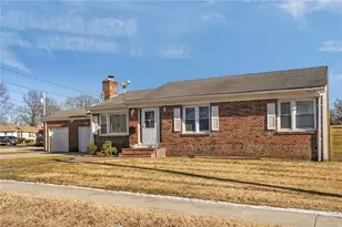 366 Woodbine St, Cranston, RI 02910 - Photo 5