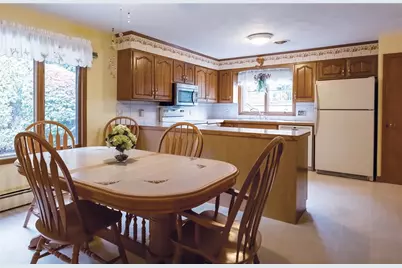 22 Grove Avenue Avenue, North Providence, RI 02911 - Photo 11