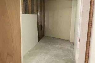 31 Devereux Ave, Providence, RI 02909 - Photo 17