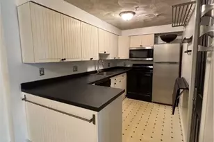 31 Devereux Ave, Providence, RI 02909 - Photo 5