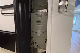 31 Devereux Ave, Providence, RI 02909 - Photo 21