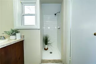 46 E Andrew Comstock Rd, Warwick, RI 02886 - Photo 21