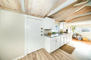 46 E Andrew Comstock Rd, Warwick, RI 02886 - Photo 9