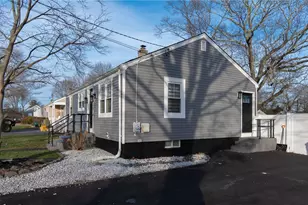 72 Hollis Ave, Warwick, RI 02889 - Photo 5