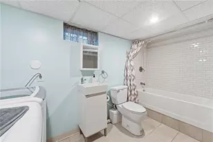 95 Washburn Ave, East Providence, RI 02916 - Photo 33