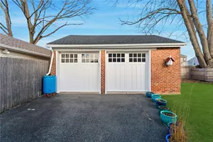 95 Washburn Ave, East Providence, RI 02916 - Photo 5