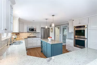 79 Peckham Lane, Middletown, RI 02842 - Photo 19