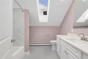 148 Evergreen St, Providence, RI 02906 - Photo 9