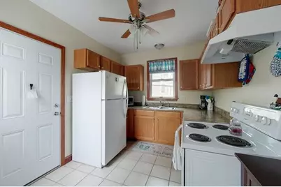 21 Calvert Street #B, Newport, RI 02840 - Photo 7