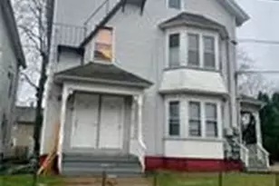 15 Angle St, Pawtucket, RI 02865 - Photo 1