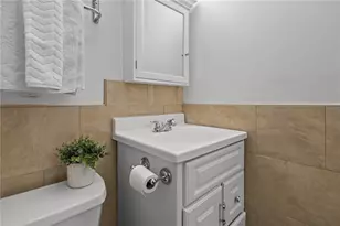 265 Bowen St, Providence, RI 02906 - Photo 13