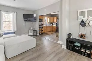 9 Odonnell Ave, Warwick, RI 02886 - Photo 5