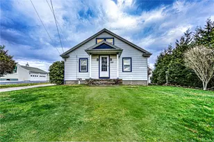 222 Peckham Ave, Middletown, RI 02842 - Photo 1