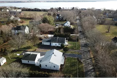 222 Peckham Avenue, Middletown, RI 02842 - Photo 27