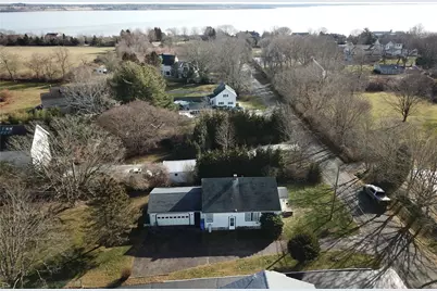 222 Peckham Avenue, Middletown, RI 02842 - Photo 31