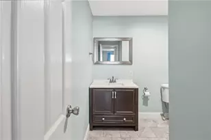 752 Quaker Ln, Warwick, RI 02818 - Photo 11