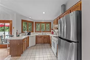 6 Island View Dr, Warwick, RI 02886 - Photo 9