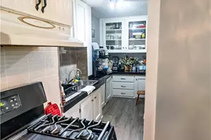 154 Camden Ave, Providence, RI 02908 - Photo 7