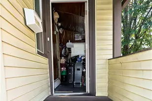 154 Camden Ave, Providence, RI 02908 - Photo 13