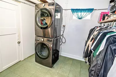 154 Camden Avenue, Providence, RI 02908 - Photo 21