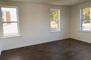 415 Warren Ave, East Providence, RI 02914 - Photo 5