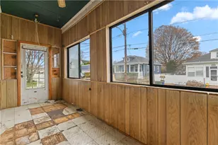 73 Wainwright St, Providence, RI 02908 - Photo 5