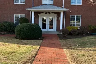 33 College Hill Rd, Warwick, RI 02886 - Photo 1