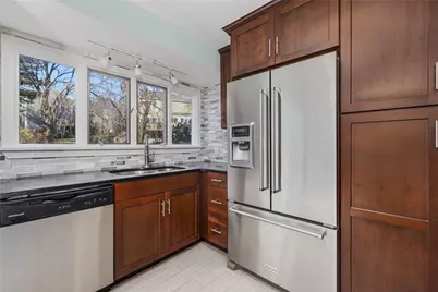 111 Arbor Drive, Providence, RI 02908 - Photo 9