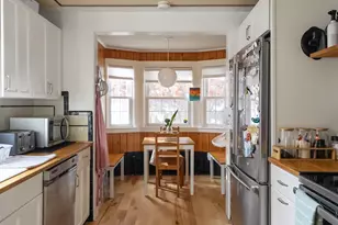 642 Pleasant Valley Pkwy, Providence, RI 02908 - Photo 17