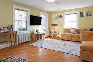 642 Pleasant Valley Pkwy, Providence, RI 02908 - Photo 7