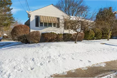 92 Rockland Avenue, Woonsocket, RI 02895 - Photo 3